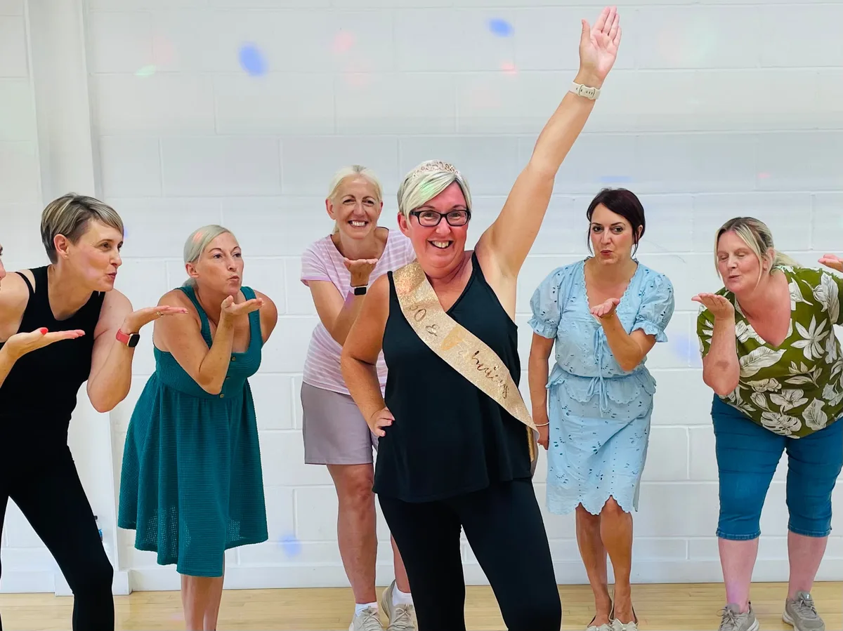 Chicago hen party dance class alternative